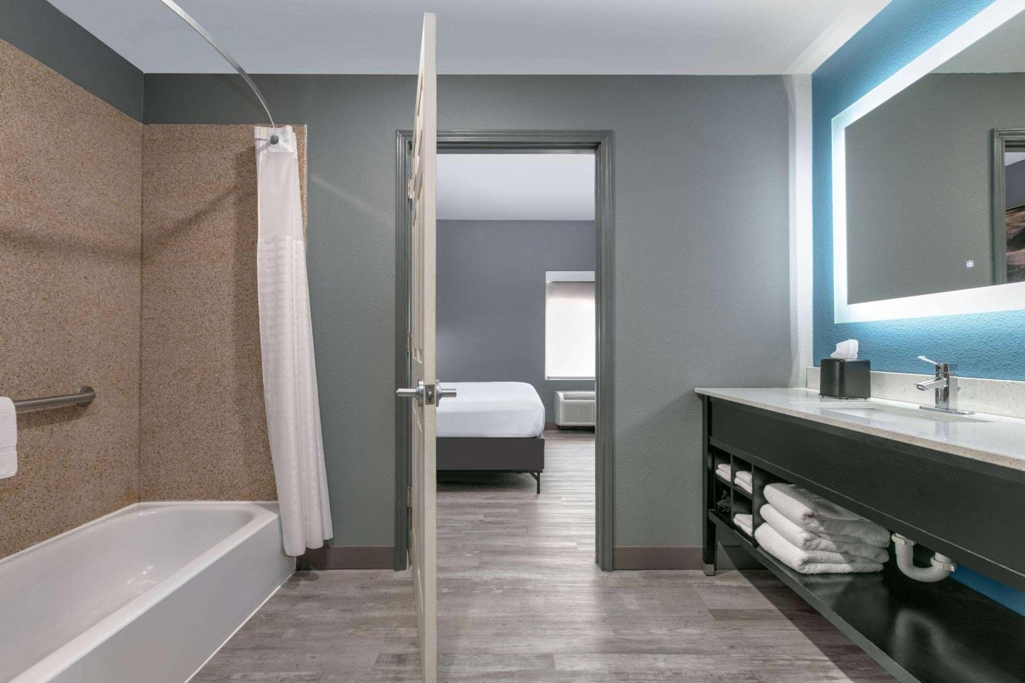 La Quinta By Wyndham Decatur Hotel Kültér fotó